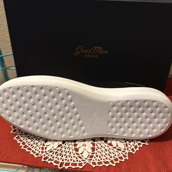 NWT Good Man Brand. Legend London. Italian leather.  Italian made. Price firm - Picture 5 of 8